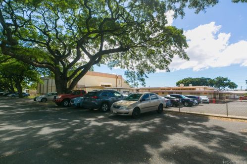 1702 Eluwene St, Honolulu HI  96819-4026 exterior