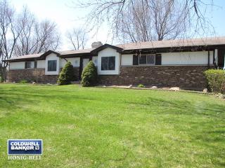 10412 Dawn Ave, Naperville IL  60564-8057 exterior