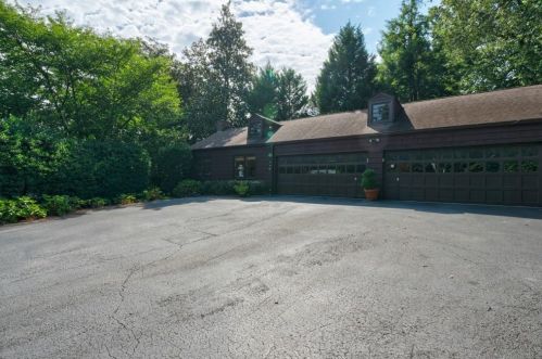 1227 Brookhaven Dr, Atlanta GA  30319-3105 exterior