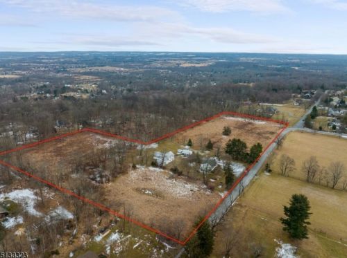 61 Leffler Hill Rd, Flemington, NJ 08822-2614