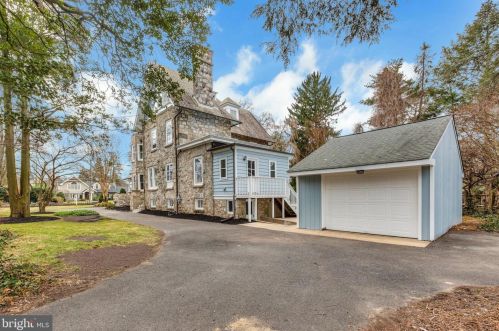 241 Kings Hwy, Tavistock NJ 08033-1981 exterior