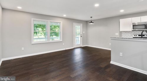 14676 Alps Dr, Woodbridge VA  22193-3322 exterior