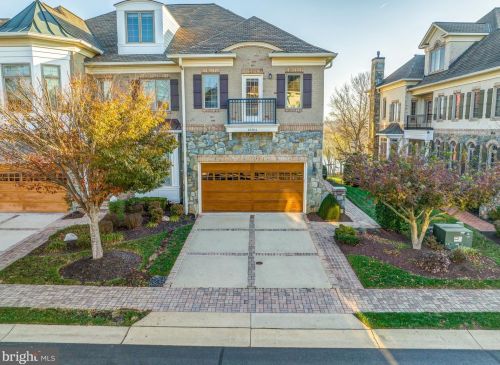 18364 Fairway Oaks Sq, Leesburg, VA 20176-8460