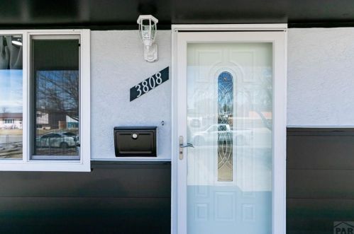3808 Devonshire Ln, Pueblo, CO 81005-3247