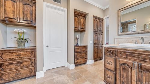 1862 Bradley St, Riverside CA 92504-5435 exterior