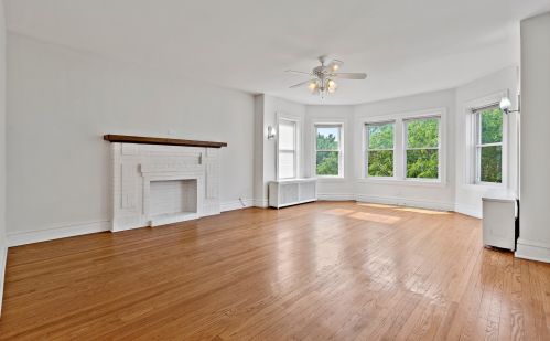 2219 Rosemont Ave, Chicago, IL 60659-6502