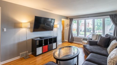 5046 Natoma Ave, Chicago, IL 60656-3723