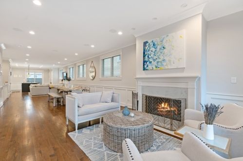 3414 Seminary Ave, Chicago, IL 60657-1517