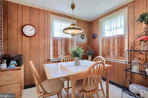 946 Salisbury Ct, Lancaster PA  17601-5164 exterior