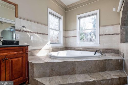 315 Valley Brook Dr, Silver Spring MD 20904-2955 exterior