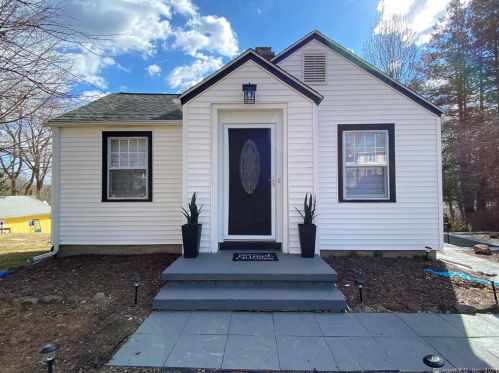 8 Haller Ave, Wallingford, CT 06492-2220