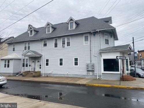 23 Broadway, Gloucester, NJ 08030-1156