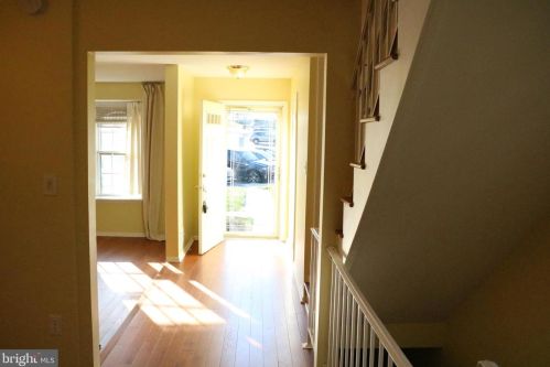 7912 Bubbling Brook Cir, Springfield VA  22153-2604 exterior