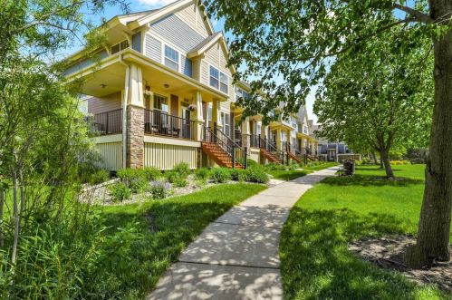 15523 Dunhill Ln, Saint Paul, MN 55124-7837