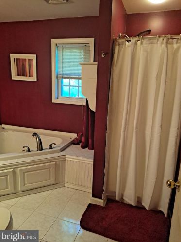 100 Chestnut Ave, Camden NJ  08107-2207 exterior