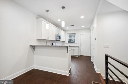 2214 Greenwich St, Philadelphia PA  19146-4207 exterior