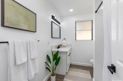 2803 Henry St, Honolulu HI  96817-1144 exterior