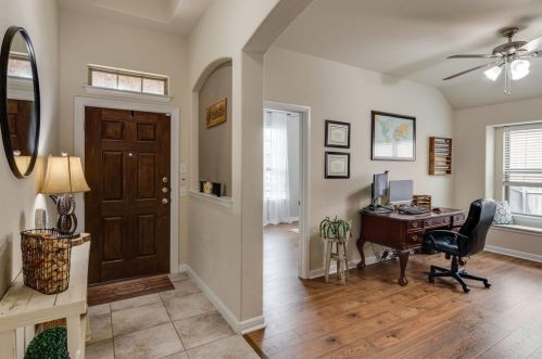 524 Crown Oaks Dr, Fort Worth TX  76131-4264 exterior