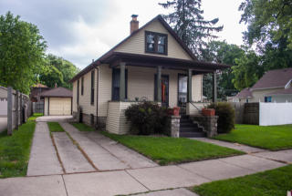 222 Leland St, Bloomington, IL 61701-5644