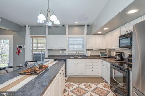 487 Vixen Ln, Gerrardstown WV  25420-4459 exterior