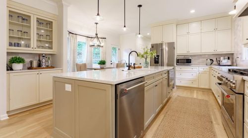3590 Cloudland Dr, Atlanta GA  30327-2906 exterior