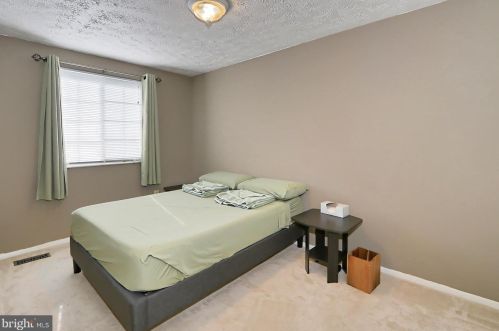 8290 Morning Dew Ct, Springfield VA  22153-3812 exterior