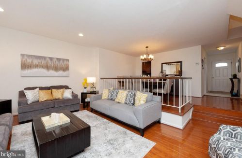 8010 Revenna Ln, Springfield VA  22153-2935 exterior