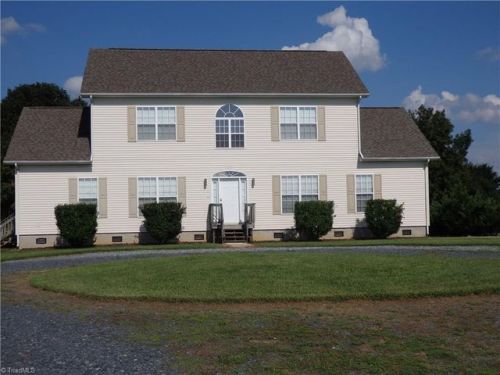 698 Wright Country Rd, Parks Crossroads, NC 27316-8883
