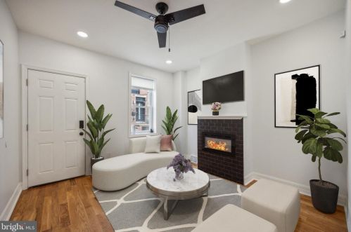 1952 Darien St, Philadelphia, PA 19122-2011