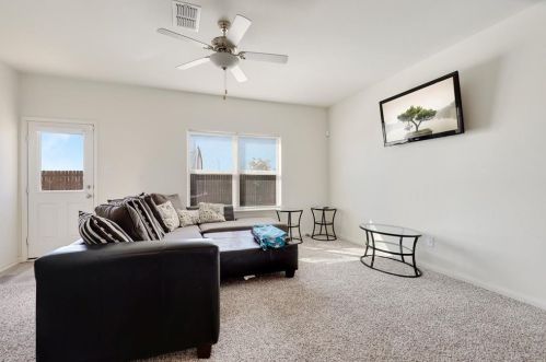 8409 Steel Dust Dr, Fort Worth, TX 76179-4351