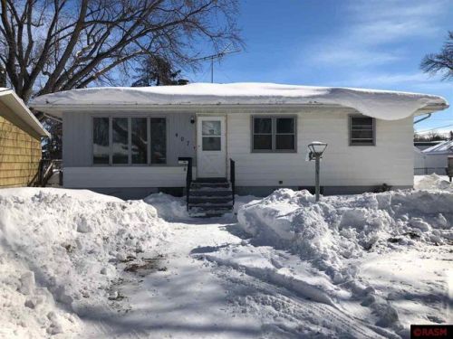 407 5th St, Montgomery, MN 56069-1507