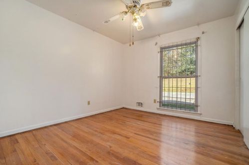 352 Harris Manor Dr, Atlanta GA  30311-2117 exterior