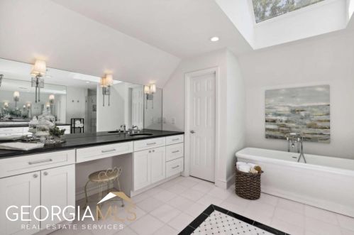 280 Cameron Ridge Dr, Atlanta GA  30328-4709 exterior