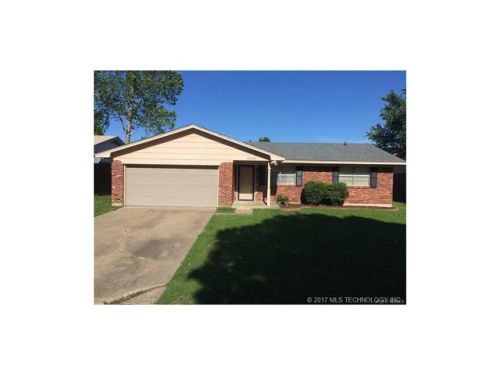 1006 Virginia St, Muskogee, OK 74403-7471