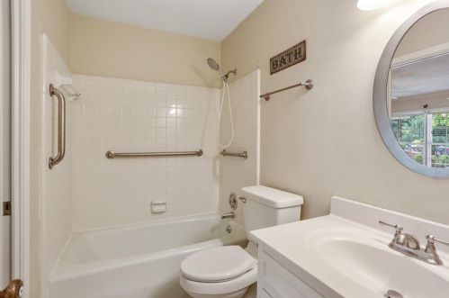 5038 Heatherdale Ln, Atlanta GA  30360-1669 exterior