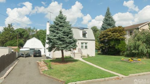 41 Robert St, Sewaren, NJ 07077-1259