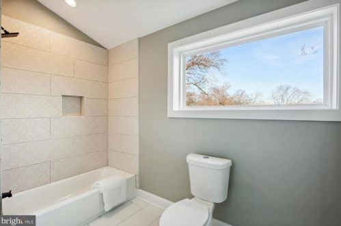 6615 Gude Ave, Silver Spring MD 20912-4827 exterior