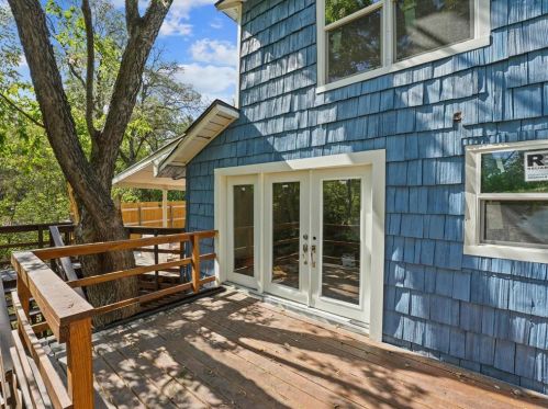 4220 Lakewood Dr, Fort Worth TX  76135-2703 exterior