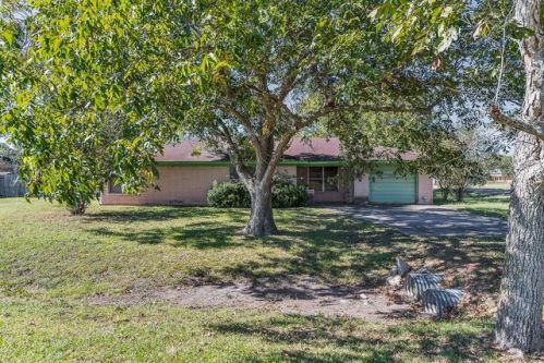 202 Fordtrand St, Ellinger, TX 78938-5046