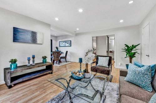 279 Streamwood, Irvine CA  92620-1944 exterior