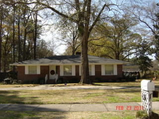 362 Magnolia St, Jesup, GA 31546-3823