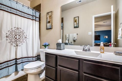 2402 Winter Trl Dr, Conroe TX  77304-2160 exterior