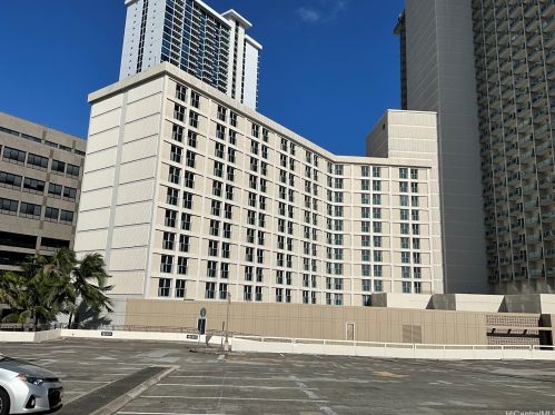 410 Atkinson Dr, Honolulu HI  96814-4730 exterior