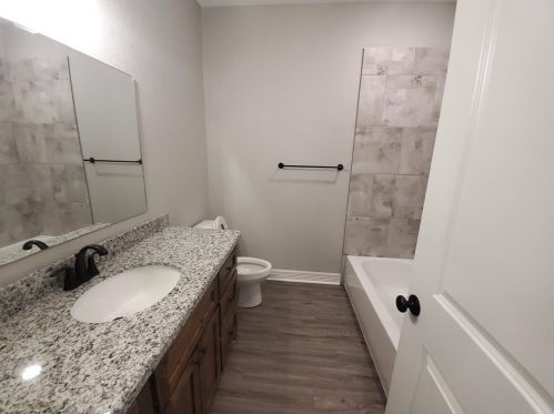 233 Shannon St, Angleton TX 77515 exterior