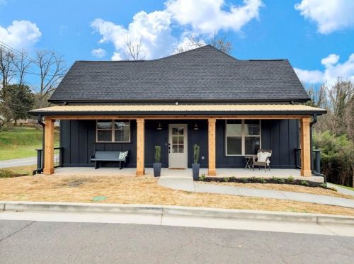 89 Park St, Buford, GA 30518-3054