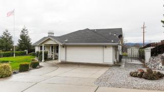 236 Ironwood Ln, Redding, CA 96003-5343