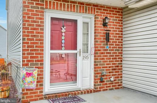 195 72nd St, Harrisburg, PA 17111-5261
