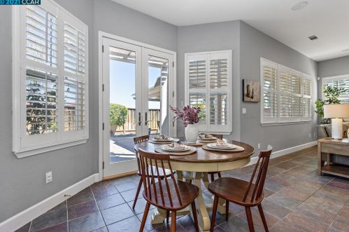 1017 Laurel Tree Dr, Concord CA  94521-5433 exterior