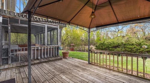 2242 Grospoint Ave, Saint Paul MN  55128-4402 exterior