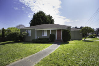 1802 Harris St, Eureka, CA 95503-4704